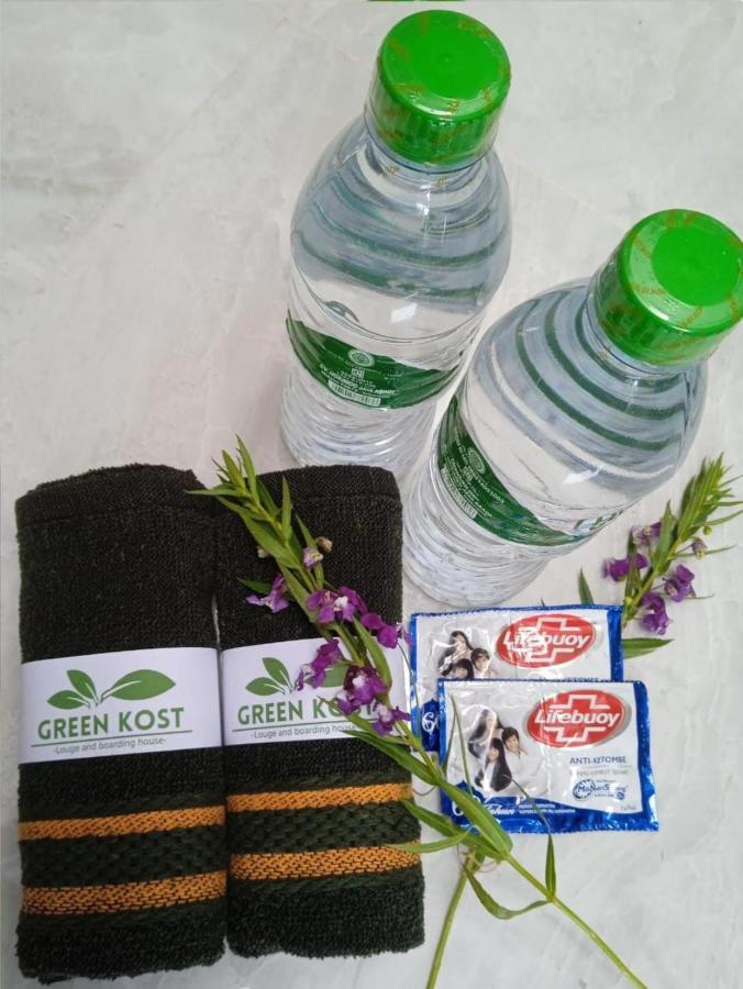 Хостел Greenkost Sintang Екстер'єр фото