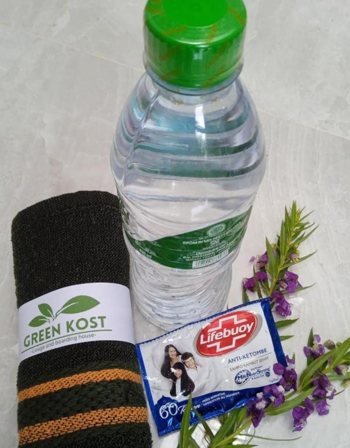 Хостел Greenkost Sintang Екстер'єр фото